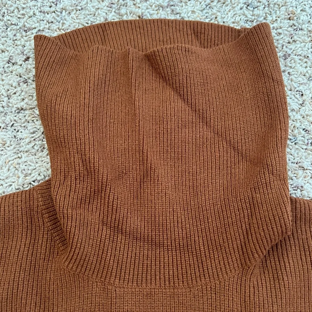 Free People Softly structured knit tunic, medium, tobacco - Picture 2 of 4